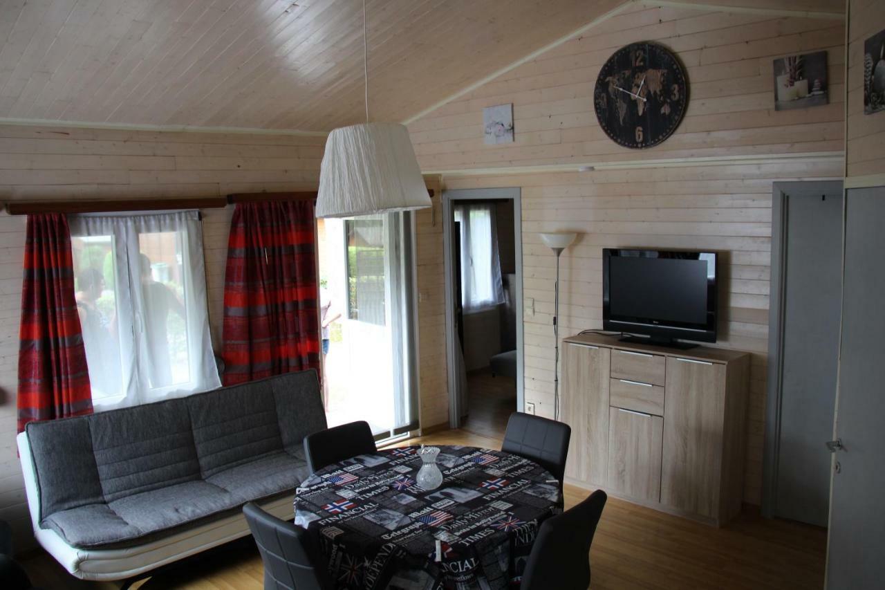 Chalet Les Brulins Resteigne Exterior photo